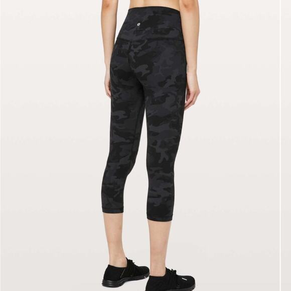Lululemon Align leggings -21” in Black Camo - Picture 1 of 5